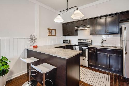 Roxborough-Manayunk Appartement | Parkside Haven - Charming 1BR Corner Property
