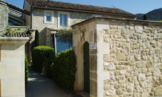 Maubec Maison | Part of Résidence Lou Boulidou, former vineyard, now unique vacation rentals.