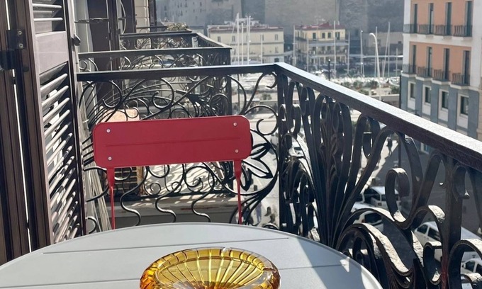Santa Lucia Appartement | Partenope143 apartment, the best of Naples just a stone's throw from you
