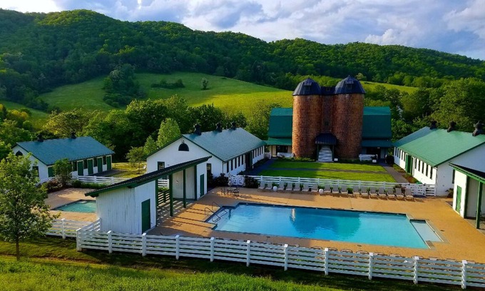 Hot Springs Maison | Des produits partiels pour faire une fondation de rêve et un groupe de sauvetage de la faune à but non lucratif