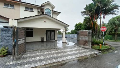 Johor Bahru Maison | Party/Gathering Semi-D House @Nusajaya Skudai Johor By Popeye Homestay