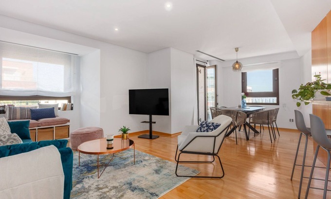 El Viso Appartement | Apartment with Terrace for 4 pax (PASEO DE LA HABANA I)