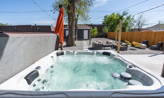 Central Oklahoma City Villa | PASEO / PLAZA District🚶‍♀️ | 30TH ST & Classen Blvd | Central ⚡| Dog Friendly🐶