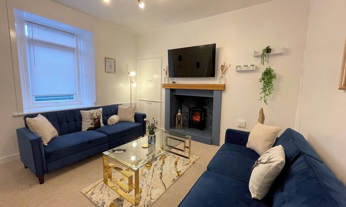 Dumfries Maison | Pass the Keys | Beautifully Presented, Cosy Town Centre Cottage