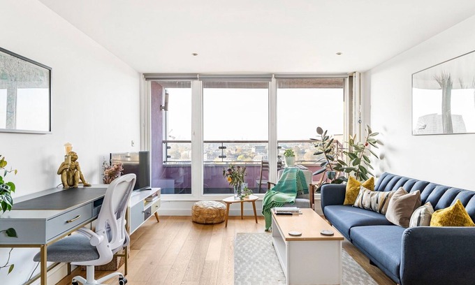 Bromley North Appartement | Pass the Keys | Charming Stay with a Balcony in Bow