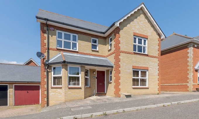 Basildon Maison | Pass the Keys | Comfortable home | Langdon Hills