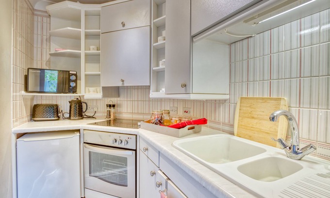 Thorpe On The Hill Maison | Pass the Keys | Cosy Hideaway in the Countryside