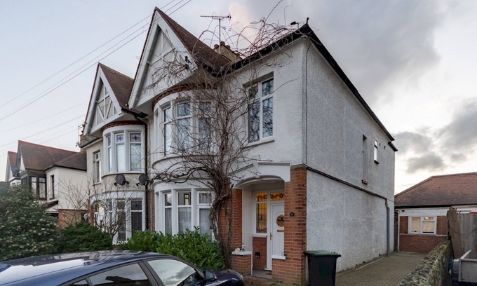 Southend-on-Sea Maison | Pass the Keys |Large 4 bedroom house near Southend