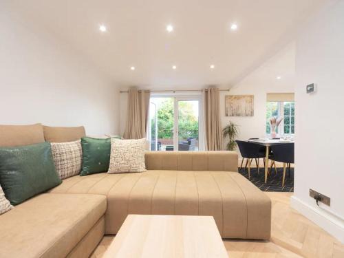 Sidcup Maison | Pass the Keys Gorgeous 4 BR House Near Station mins to London