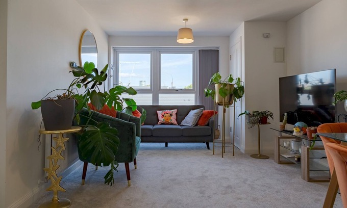 Bordesley Appartement | Pass the Keys | NEW Chic 2 Bed Pad Central Free Parking