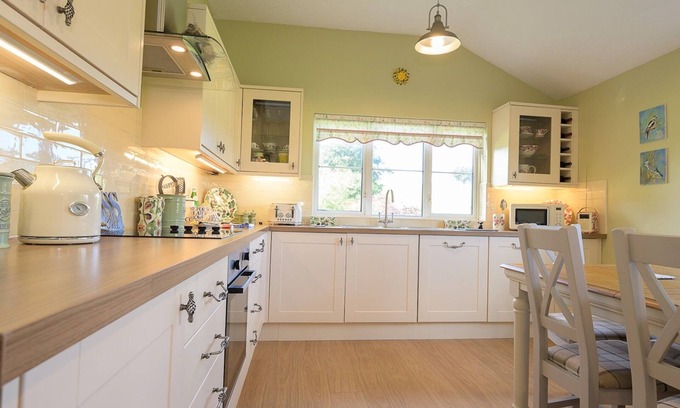 Usk Maison | Pass the Keys | Porth Vaynor Farmhouse and Gardens