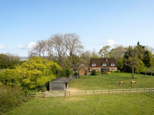 Radnage Maison | Pass the Keys Quintessential Chilterns Hideaway