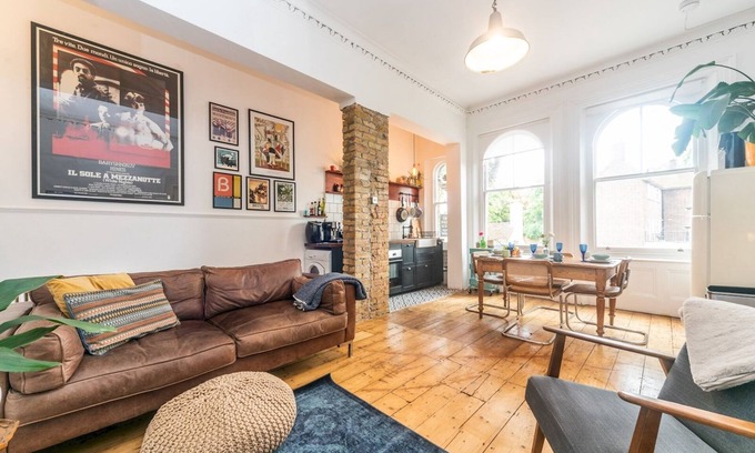 Charlton Appartement | Pass the Keys | Rustic and Quirky Flat in Charming Charlton Village