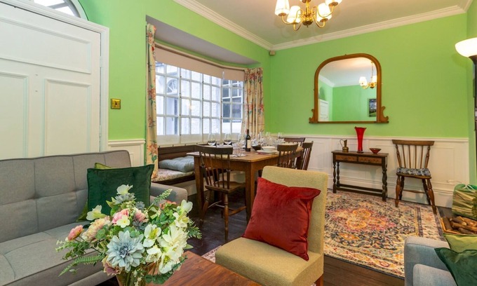 Church Stretton Maison | Pass the Keys | Spacious home, sleeps 9 - walker & cyclist retreat