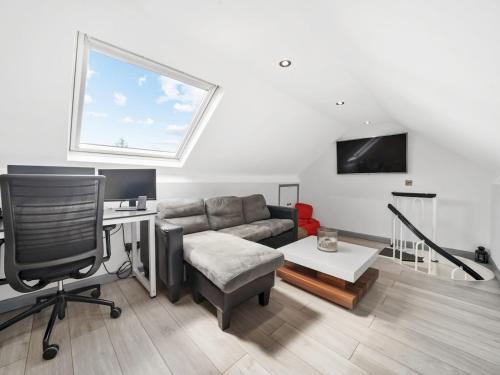Havering Maison | Pass the Keys Spacious Garden Family House - Marks Gate