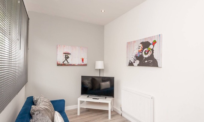 Chapeltown Maison | Pass the Keys | Spacious Retreat near city centre