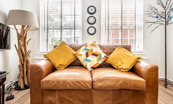 Topsham Maison | Pass the Keys | Stylish family home central Topsham with parking