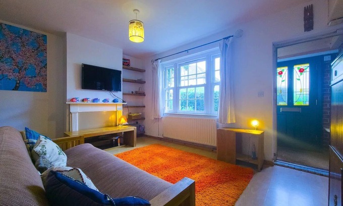 Island Gardens Maison | Pass the Keys | Charming Home Near Thames & DLR