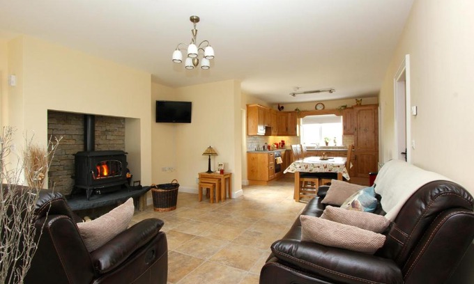 Greencastle Maison | Pat Larry's Cottage