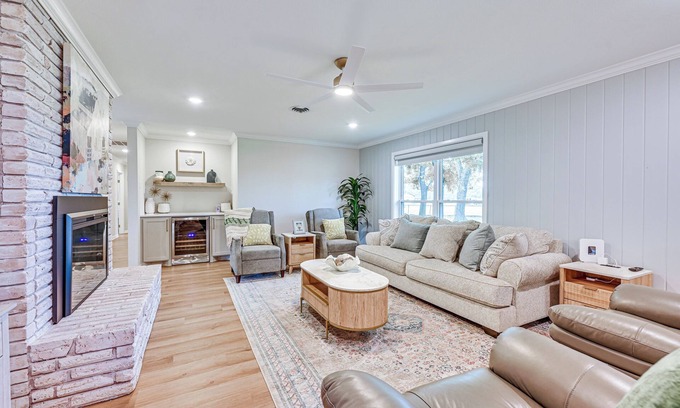 Judson Maison | Patio, Yard, Views: Modern Home in Longview