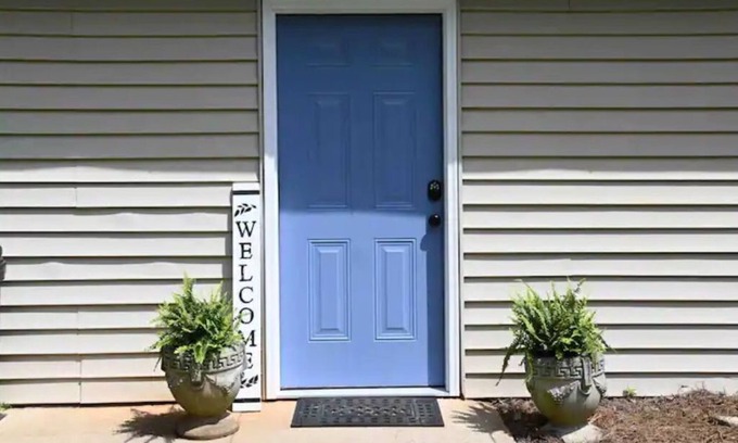 Roebuck Appartement | Patriot Point B, an inviting studio apartment