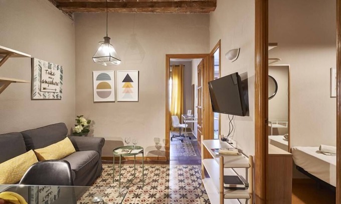 Sants-Badal Appartement | PAVIA1-2 · Fantastic 3 BR apartment in Sants
