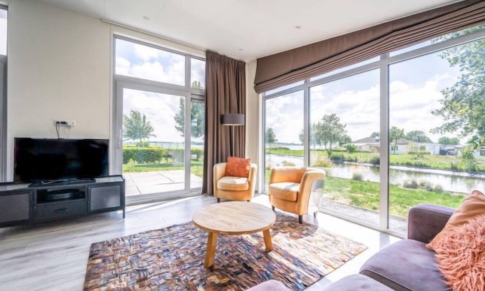 Dordtse Biesbosch Maison | Pavilion 4 by Interhome