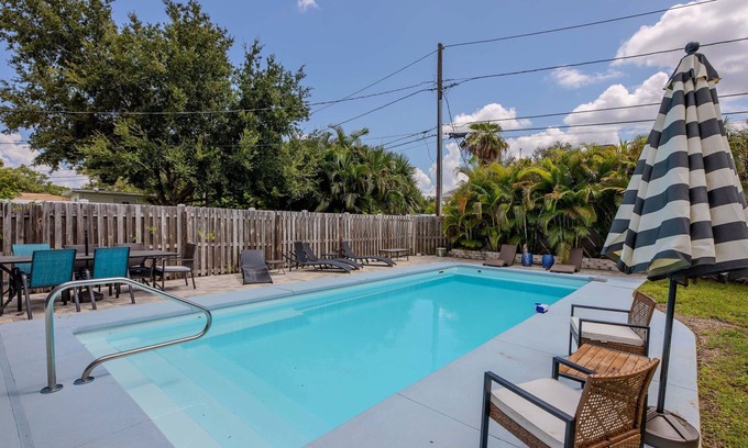 Pinellas Park Maison | Paws & Play Paradise - Private Pool - Pinellas Park - St. Petersburg, Florida