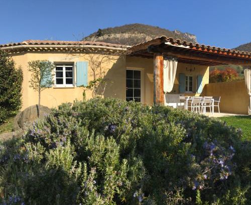 Saint-Ferreol-Trente-Pas Maison | Pays des Senteurs