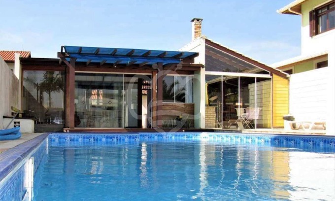 Alto Ribeirao Leste Maison | Calme et nature à la maison avec piscine à 2 km de la plage
