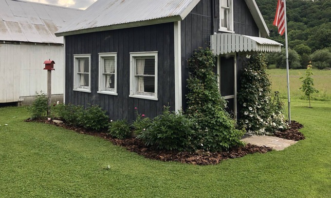 Cashton Cabine | Peace in the Valley Rustic Rentals