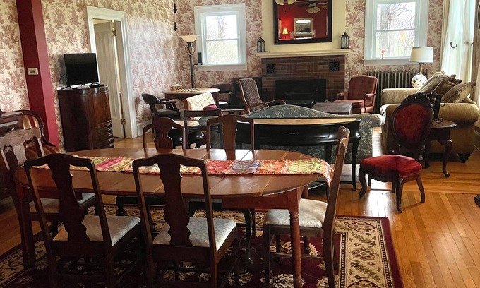 Avon Maison | Peace & Quiet at The Farmhouse at Kindred Ground