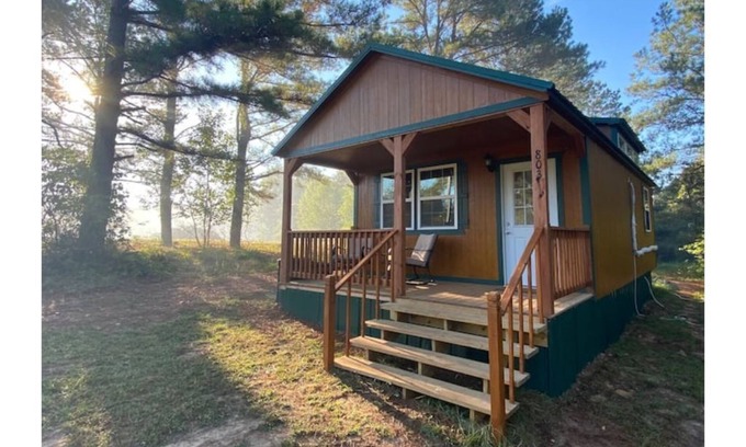 Ashdown Cabine | Peace & Quiet, near town but in a country/farm setting