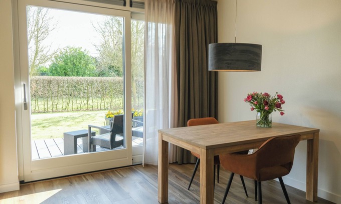 Oostkapelle Appartement | Paix, espace et confort à ParelDuyn, situé entre le village d’Oostkapelle et la plage.