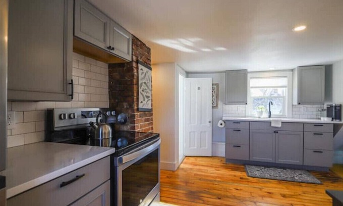 Westbrook Appartement | Peaceful 1BR - Reading Nook - Near Portland