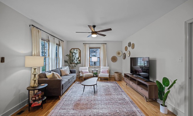 Jackson Maison | Peaceful 2 Bedroom, 1 bath ~ the Lana Landing ~