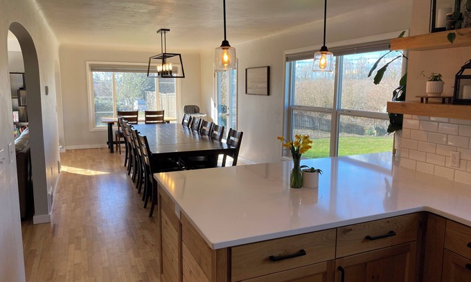 Springfield Maison | Peaceful 4 Bedroom, 2.5 Bath - Close to Campus + Autzen