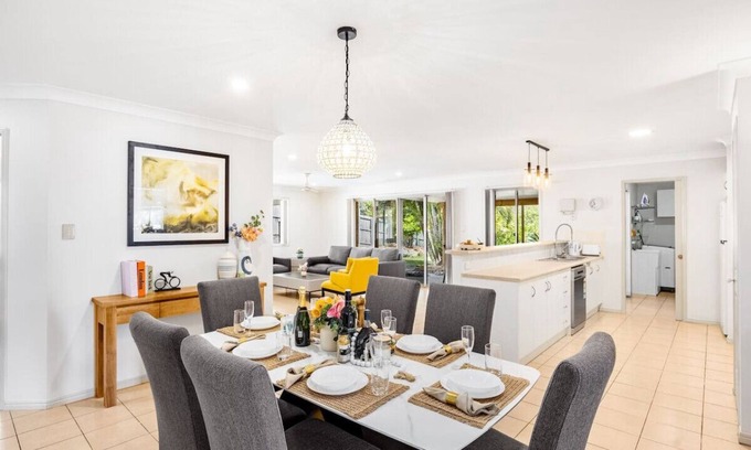 Springfield Maison | Peaceful 4B2B Sweet Home w/Backyard @ Springfield