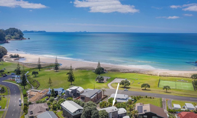 Onemana Maison | Peaceful 4BR Home with Spa Near Whangamata