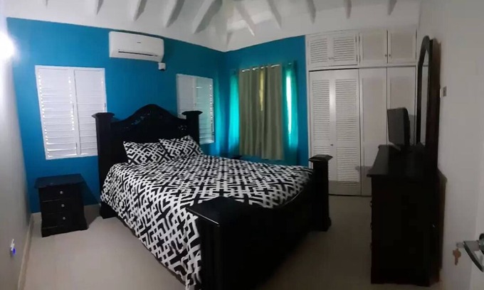 St. Ann's Bay Maison | Peaceful and Safe