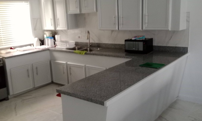 Rock Sound Appartement | Peaceful and Tranquil Apartment only 5 minutes to world famous ocean Hole