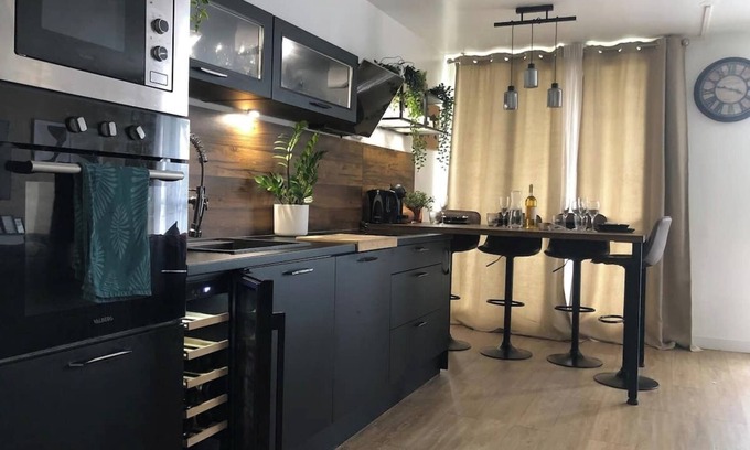 Longjumeau Appartement | Peaceful apartment 10 minutes from Orly airport and 20 minutes from Paris