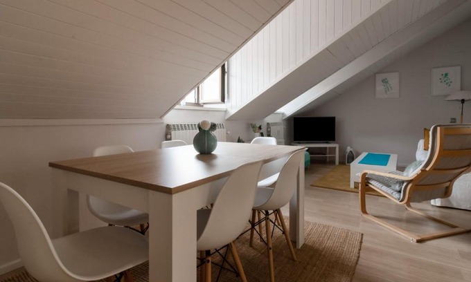 Vielha Appartement | Peaceful Apartment in Vielha with Swimming Pool