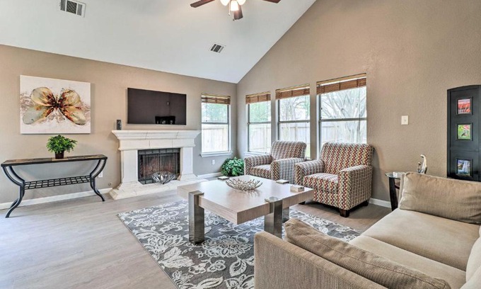 Bratton Park Maison | Peaceful Austin Home with Private Backyard!