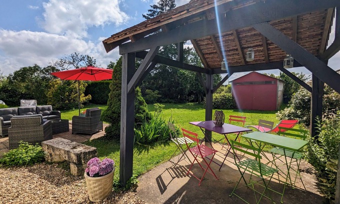 Brives Cottage | Havre de paix en Berry avec jardin et cheminée