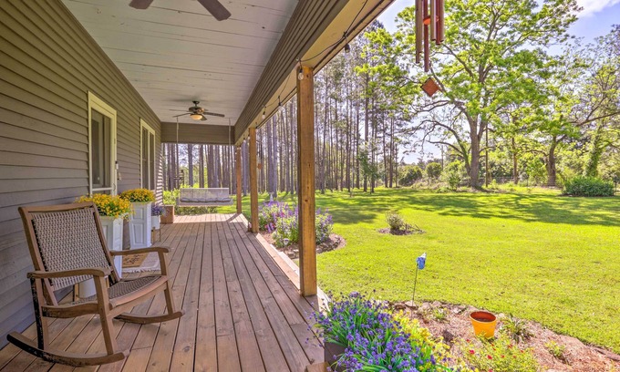 Cairo Maison | Peaceful Cairo Farmhouse w/ Barn & Fire Pit