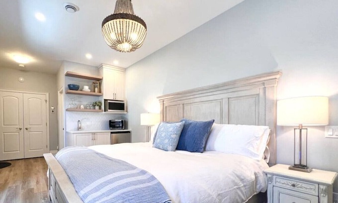 Kitchener Appartement | Peaceful Coach House Oasis