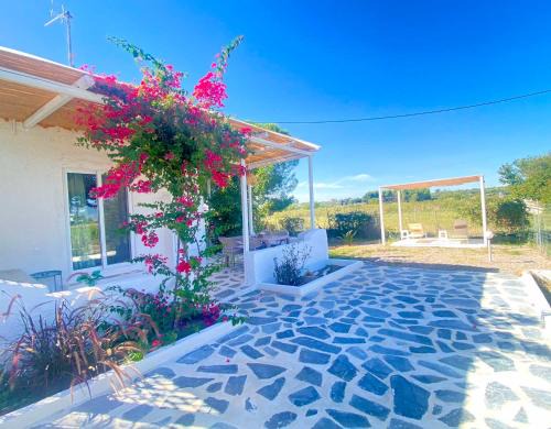 Messini Maison | Peaceful Cottage House By The Sea - Private Garden