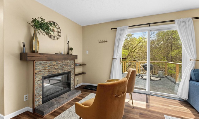 Orange Prairie Cottage | Peaceful Cottage in the Woods w/ City Convenience
