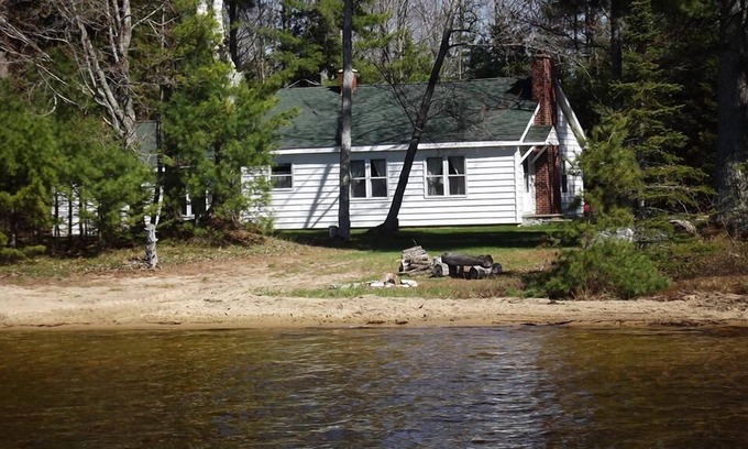 Gould City Cottage | Cottage paisible sur le lac Milakokia avec samedi Check in à samedi Check out